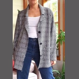 Black/White Graphic Sweater Jacket